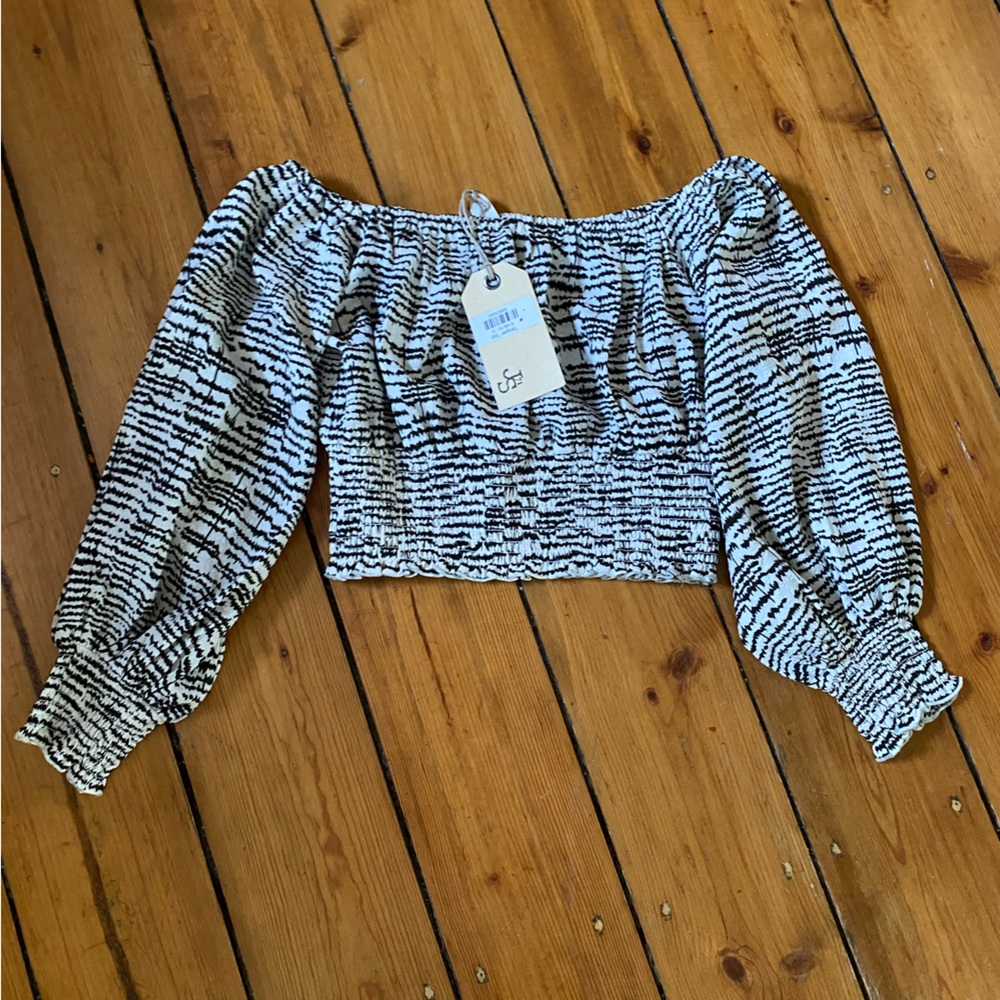 JS71 cropped top elastic boatneck small